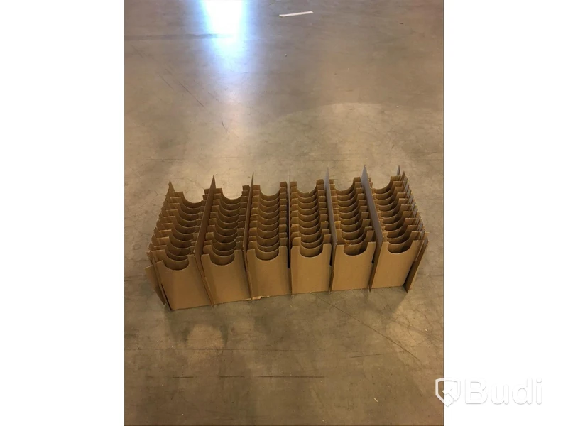 5 lådor med “60 cell shipper” i papp